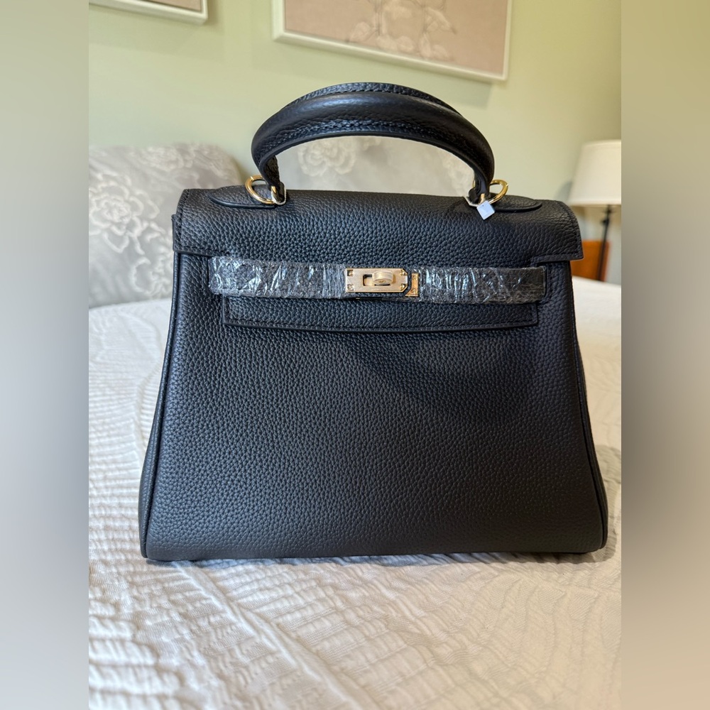 NWT Kelly Black Leather Handbag 25cm